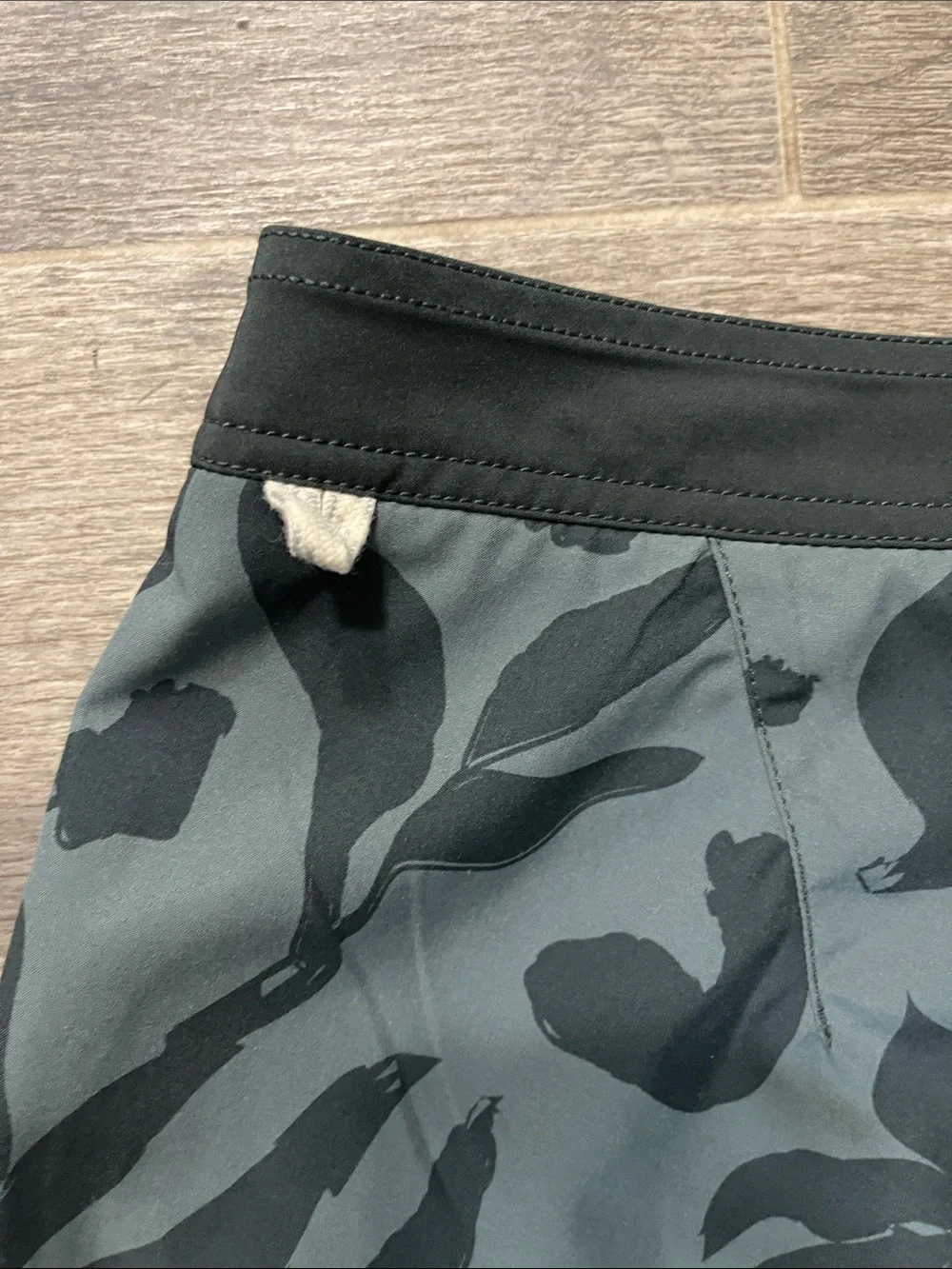 Vuori Cruise Green Patterned Swim Board Shorts